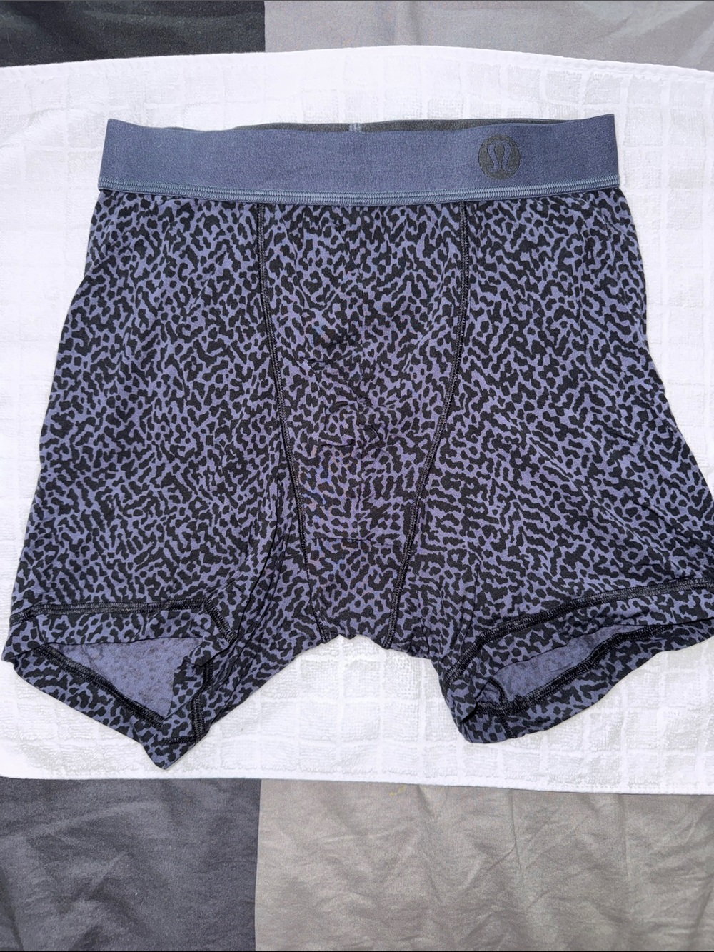 lululemon athletica Men’s Boxer Briefs - Black & blue  Print